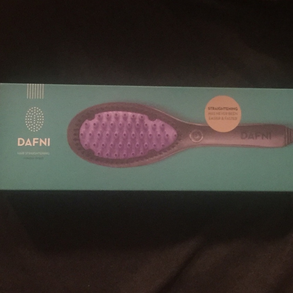 NIB Ceramic Straightening Brush